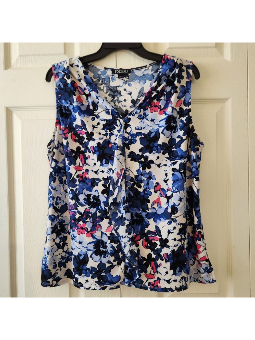 Roz & Ali Floral Sleeveless Blouse Womens Large Blue Pink White